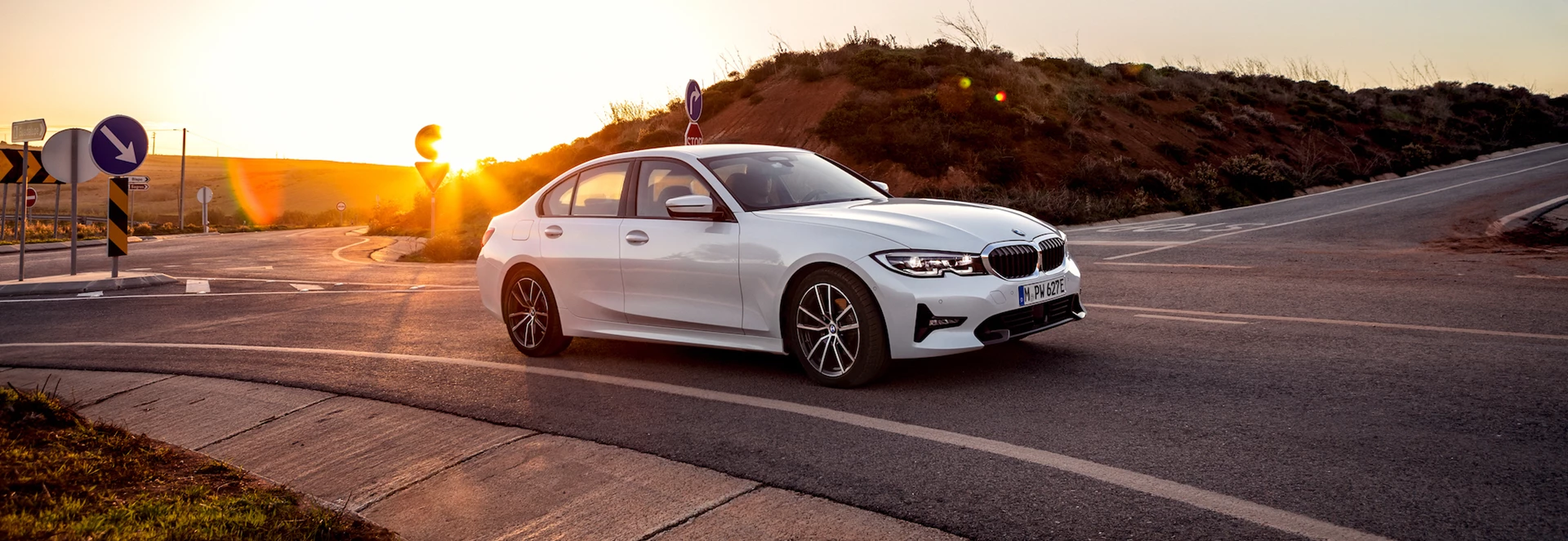BMW reveals 330e plug-in hybrid 
